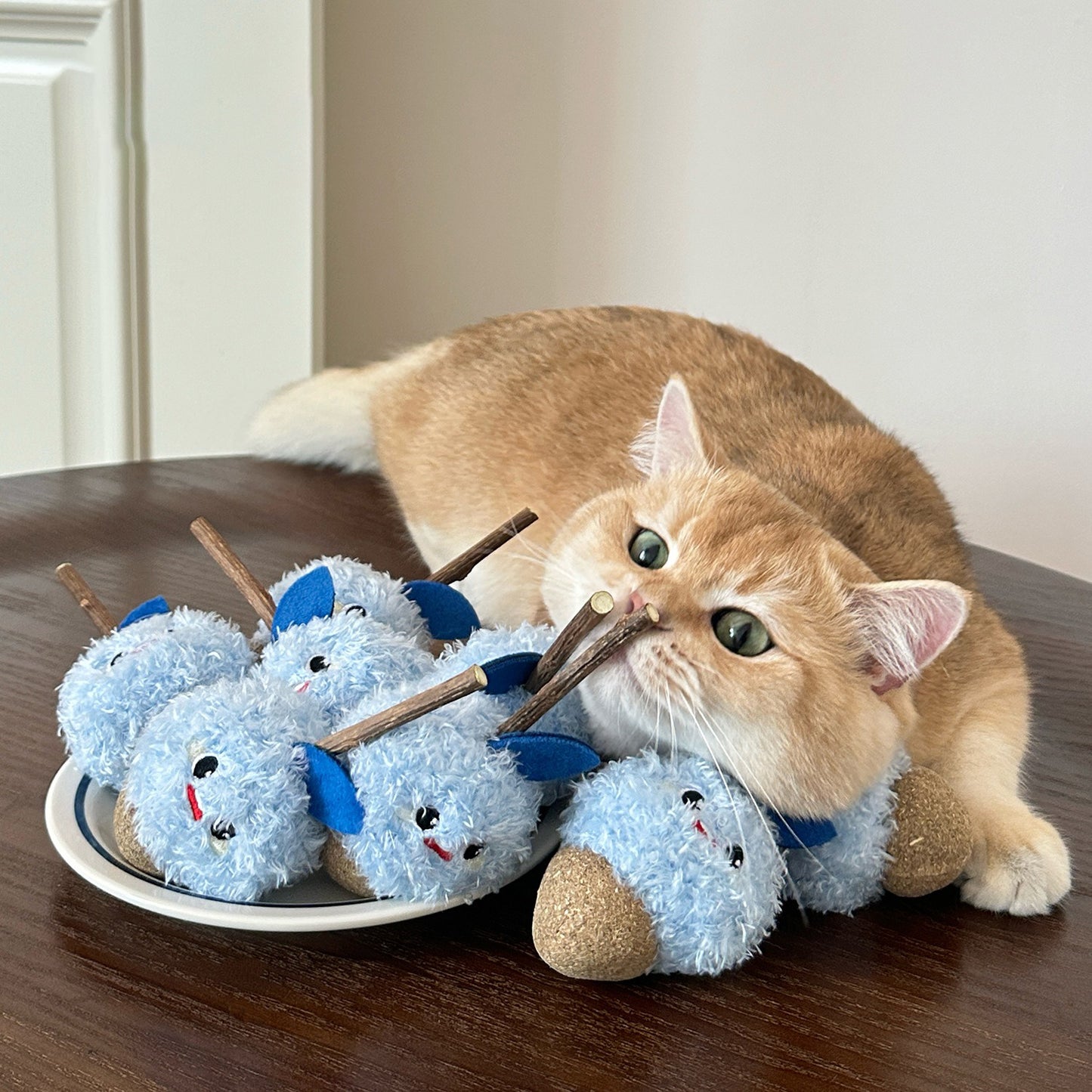 Moo – Fuzzy Blue Catnip Stick Cat Toy