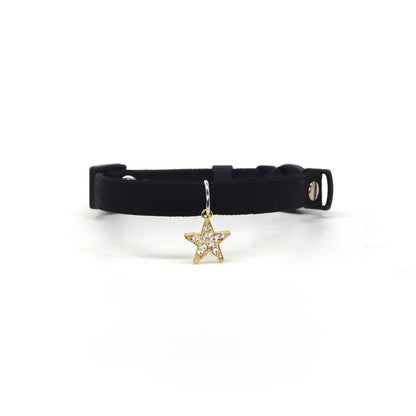 Close-up of silver star charm on Mokka Sparkle Star Breakaway Collar