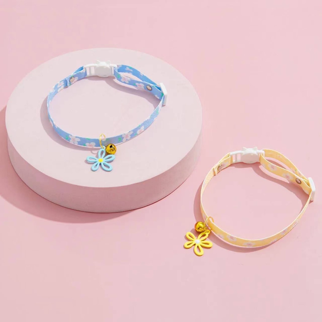 Mokka - Flower Cutout Bell Princess Style Cat Collar