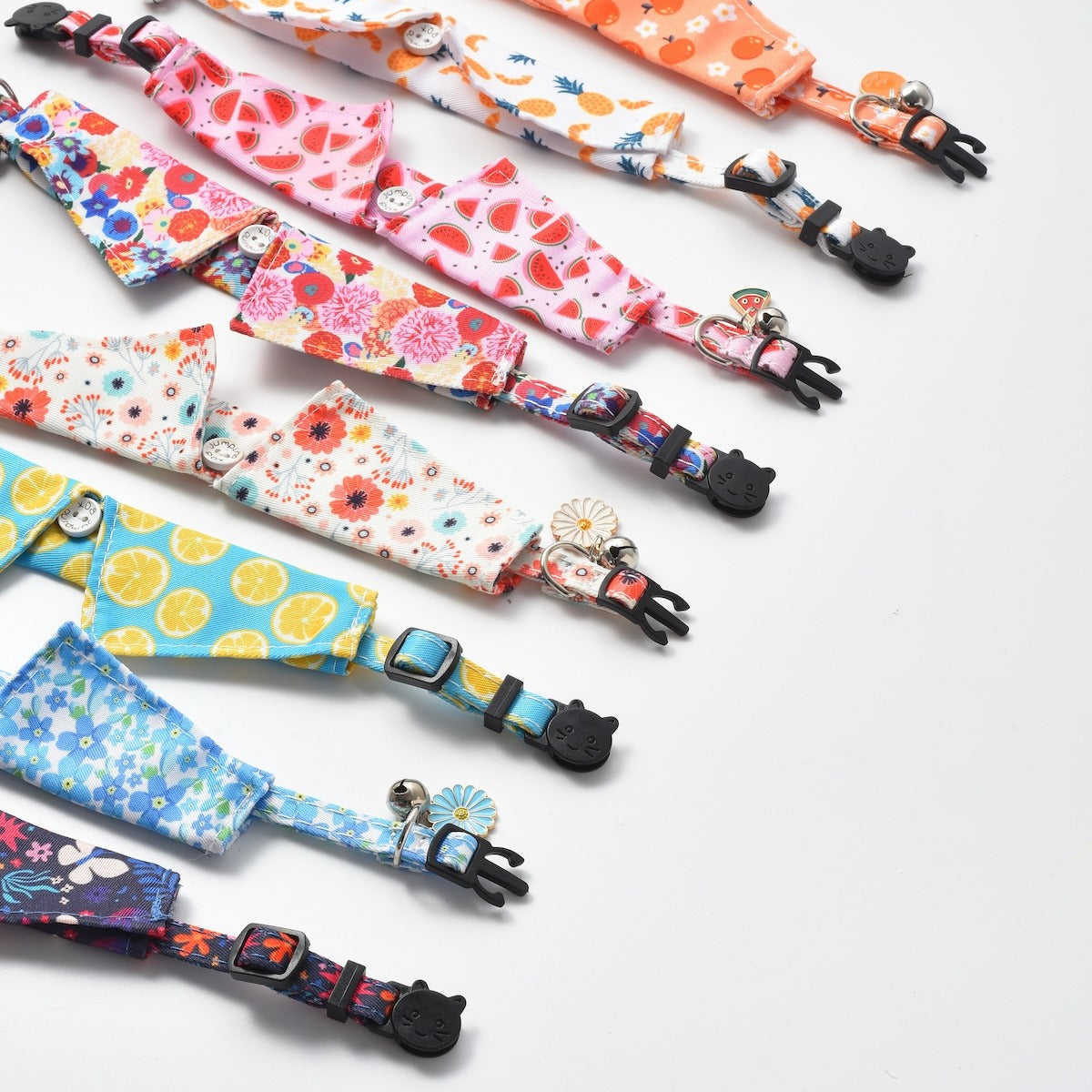 Mokka Flowal Cat Collar laid flat showing full floral design
