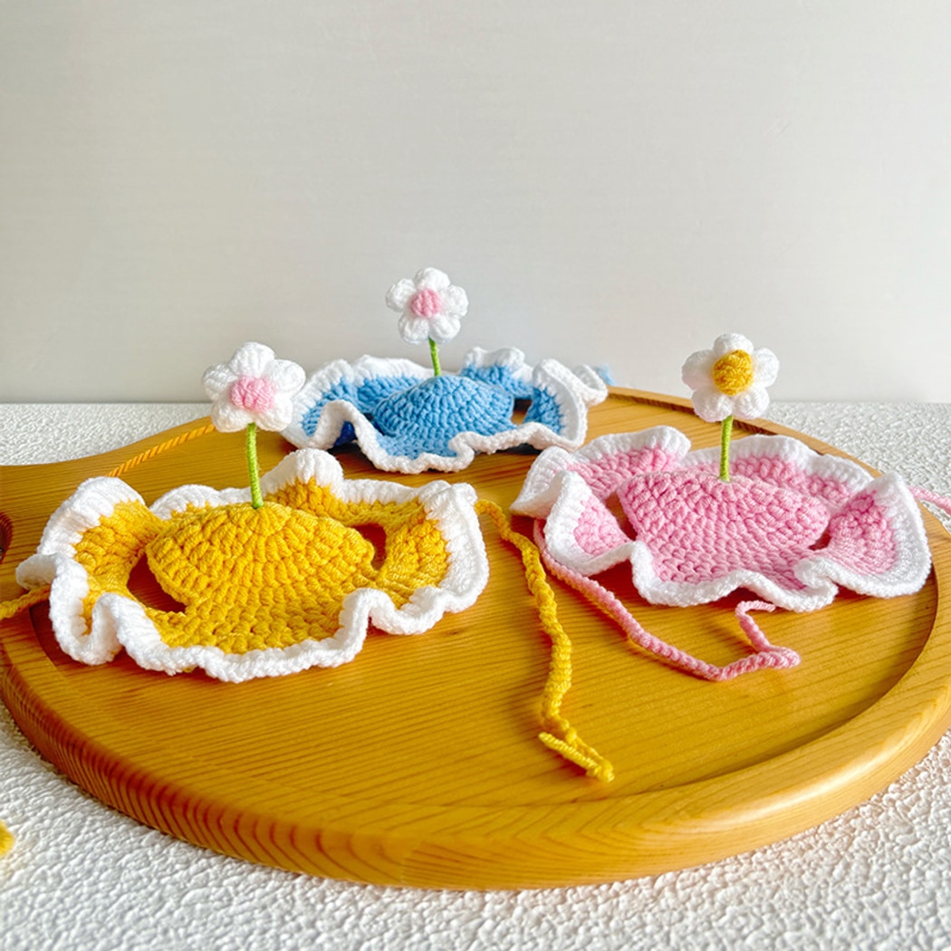 Ozzie - Flower Accent Ruffle Edge Pet Hat