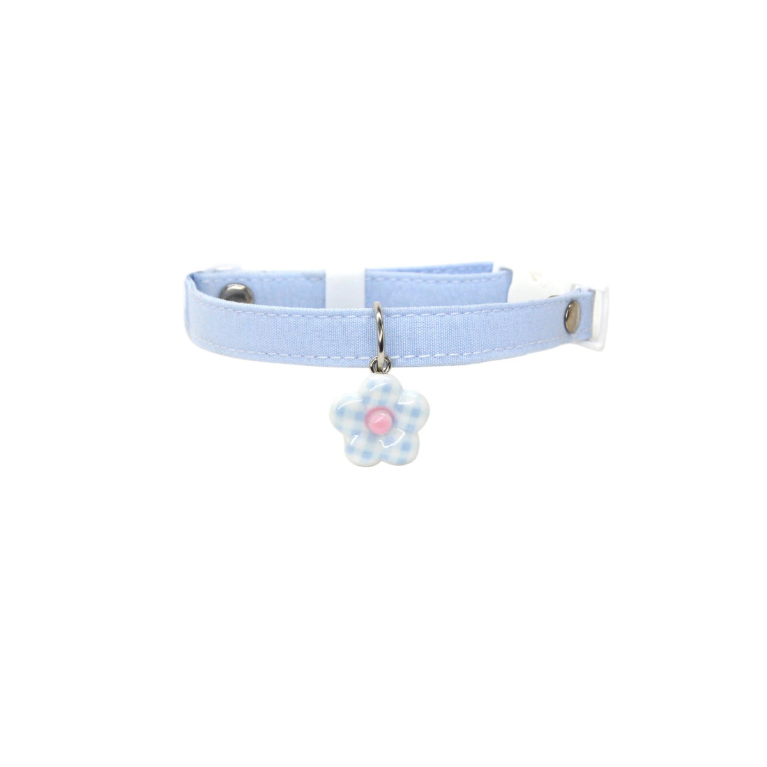 Mokka Daisy Charm Breakaway Collar in soft pink with daisy flower charm on white background