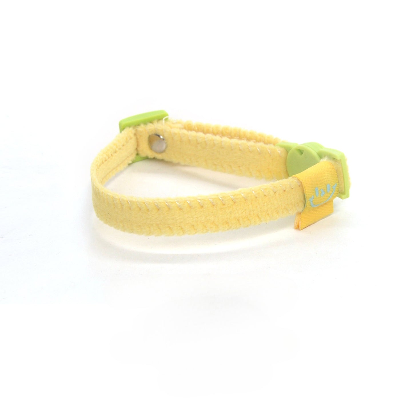 Side view of moka cat collar highlighting soft fabric and secure clasp