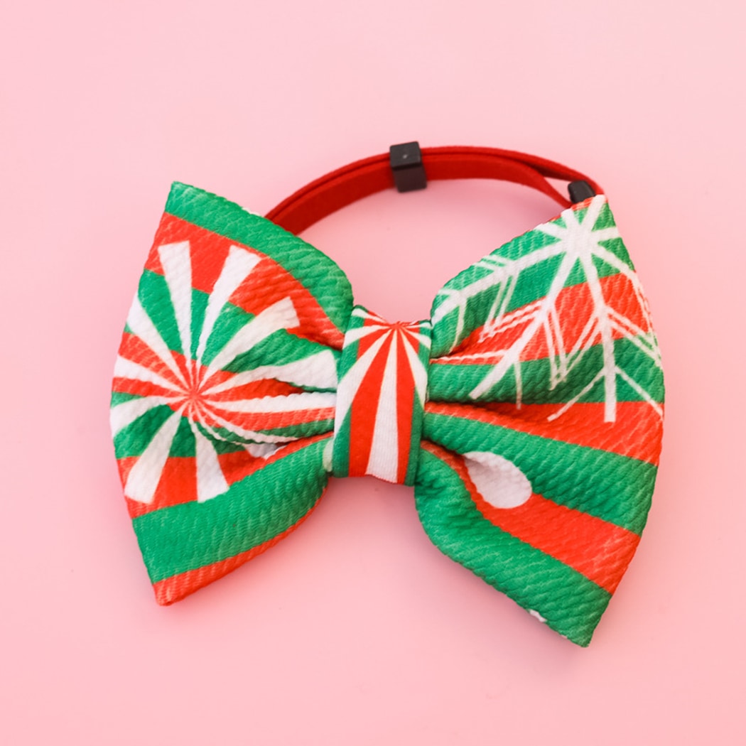 Christmoo - Holiday Print Pet Collar with Bow Accent