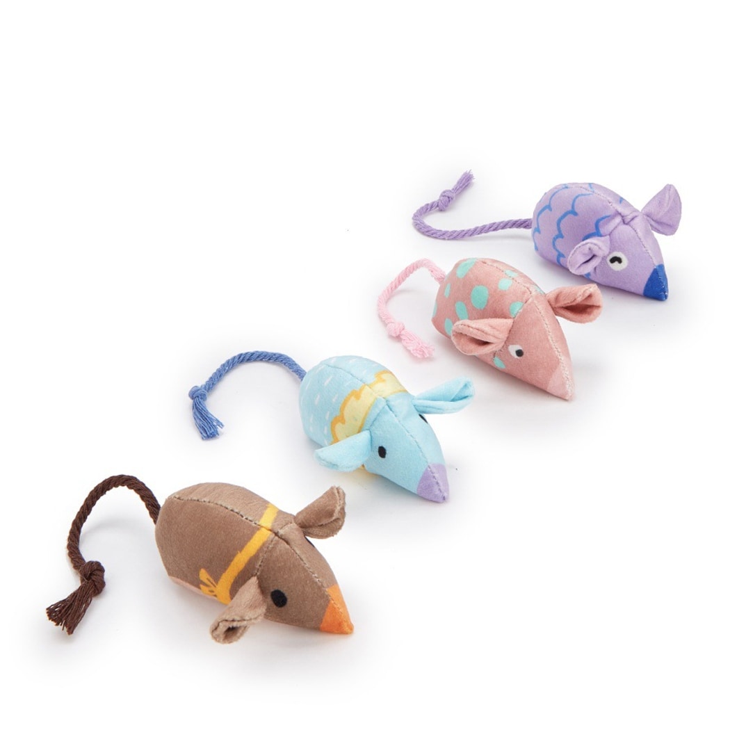 Moo - Plush Mouse Form Toy for Everyday Cat Play