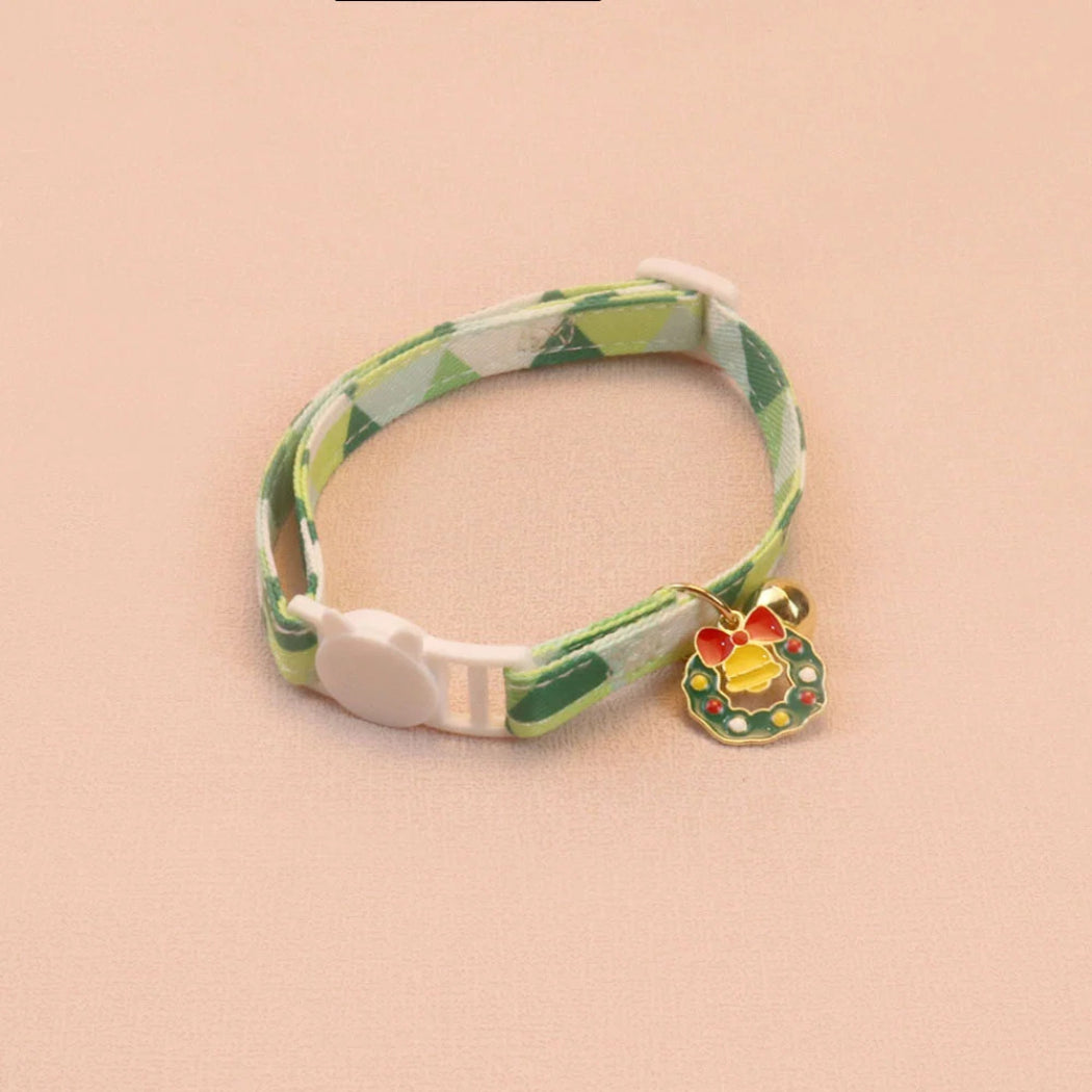 Mokka - Christmas Geometric Triangle Breakaway Cat Collar
