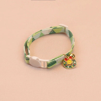 Mokka - Christmas Geometric Triangle Breakaway Cat Collar