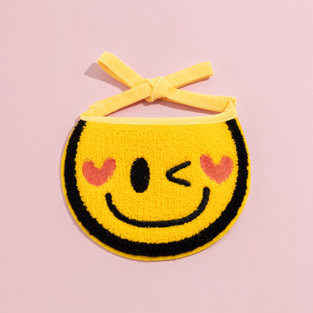 Mokka - Smiley Face Tie-On Cat Bib