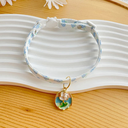 Mokka - Adjustable Floral Pendant Cat Collar