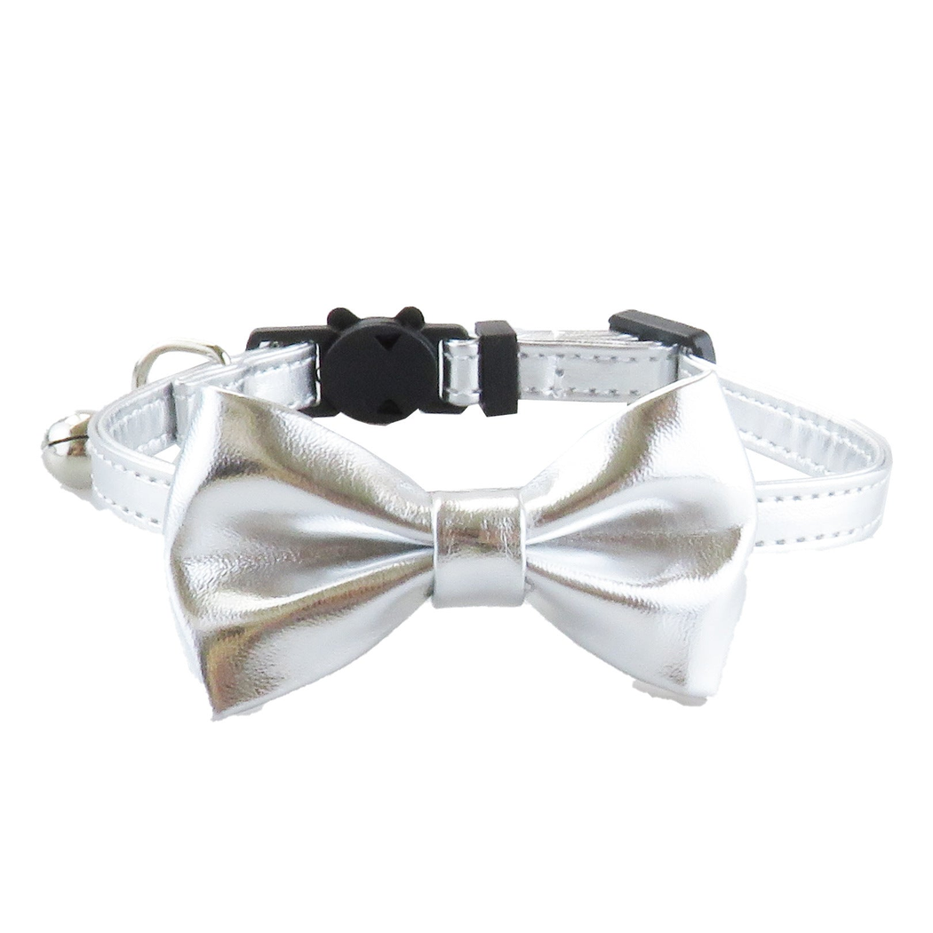 Silver-tone bow cat collar with bell, front view