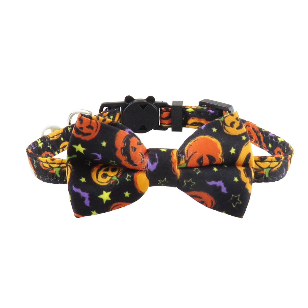 Black pumpkin, bat and star-print bow cat collar, front view