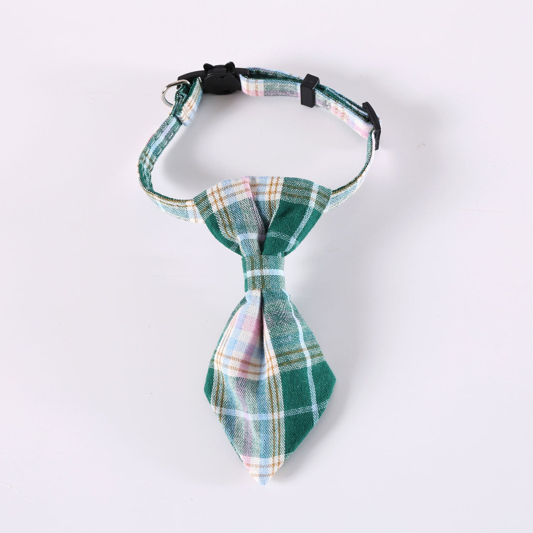 Green plaid tie-style cat neckwear, front view