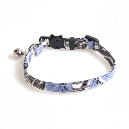 Blue-gray leaf-print cat collar without a bow, with bell and stitched edges