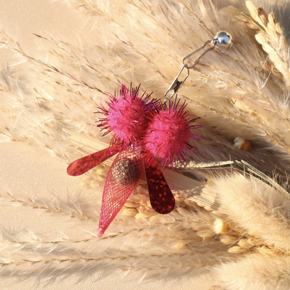Fuchsia winged cat toy attachment with metal clip and silver-tone bell