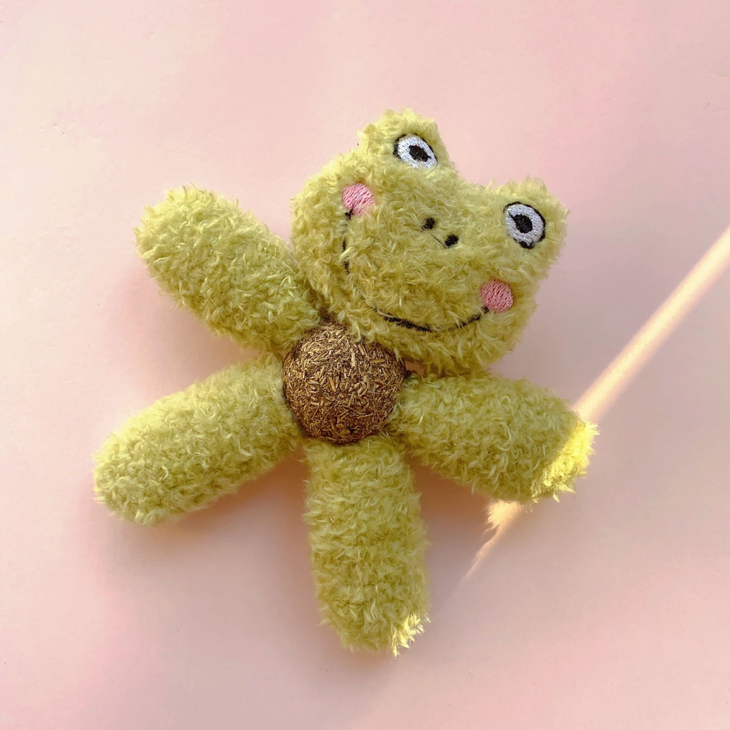 Frog green character cat toy with round center insert