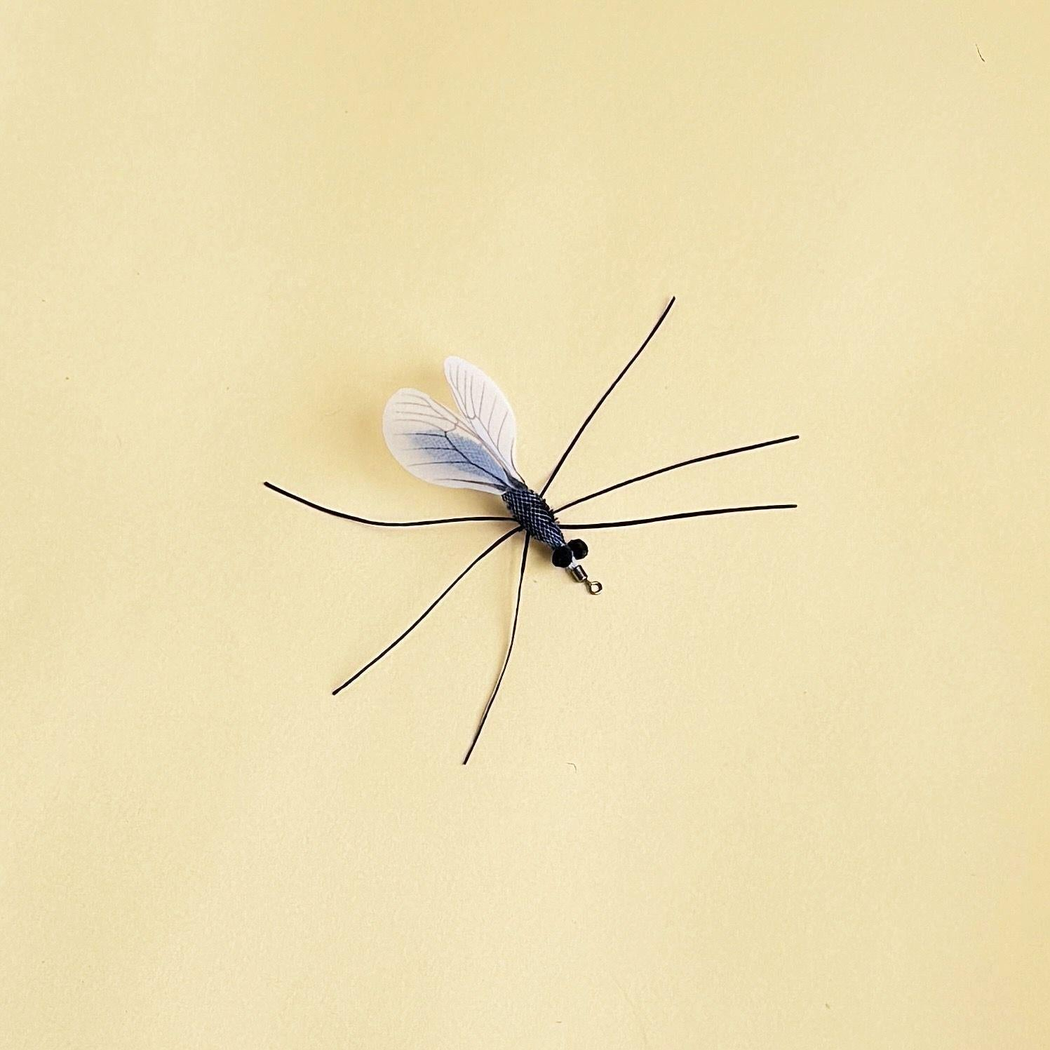 Long-legged mosquito-shaped cat toy attachment with translucent veined wings