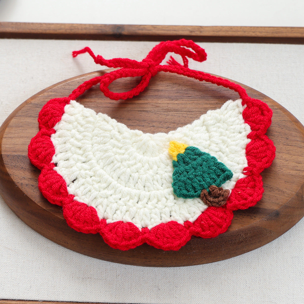 Green Tree pet neckwear with cream textured panel, red scalloped edge and tie closure