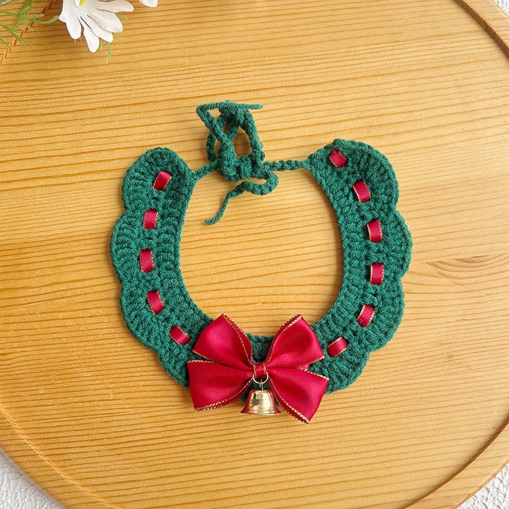 Green Red pet neckwear with threaded ribbon, front bow and bell