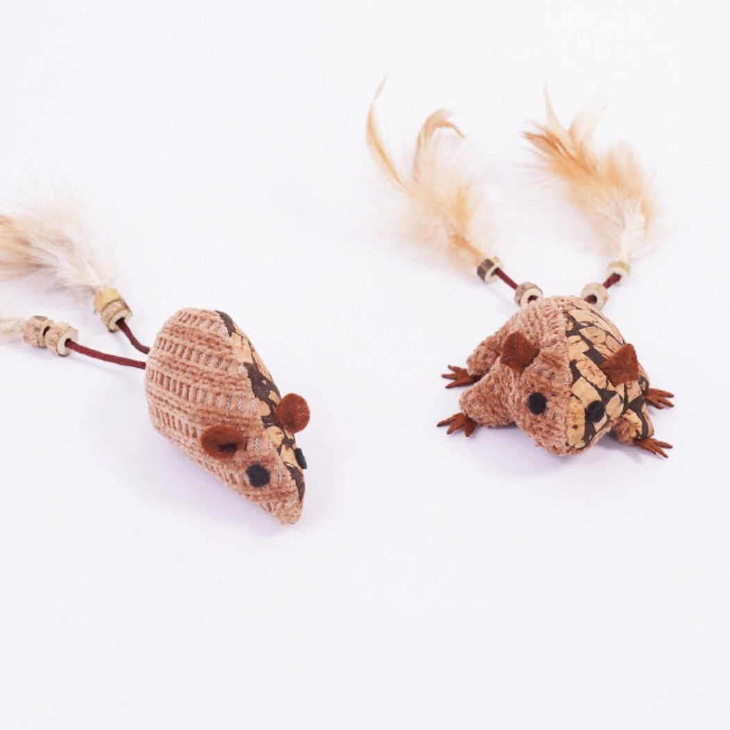 Moo – Feather Plush Cat Toy