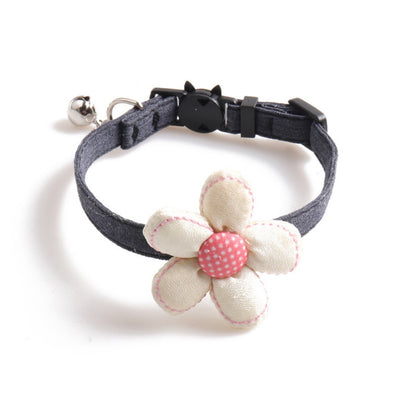 Cat wearing Mokka floral adjustable breakaway collar shown in profile