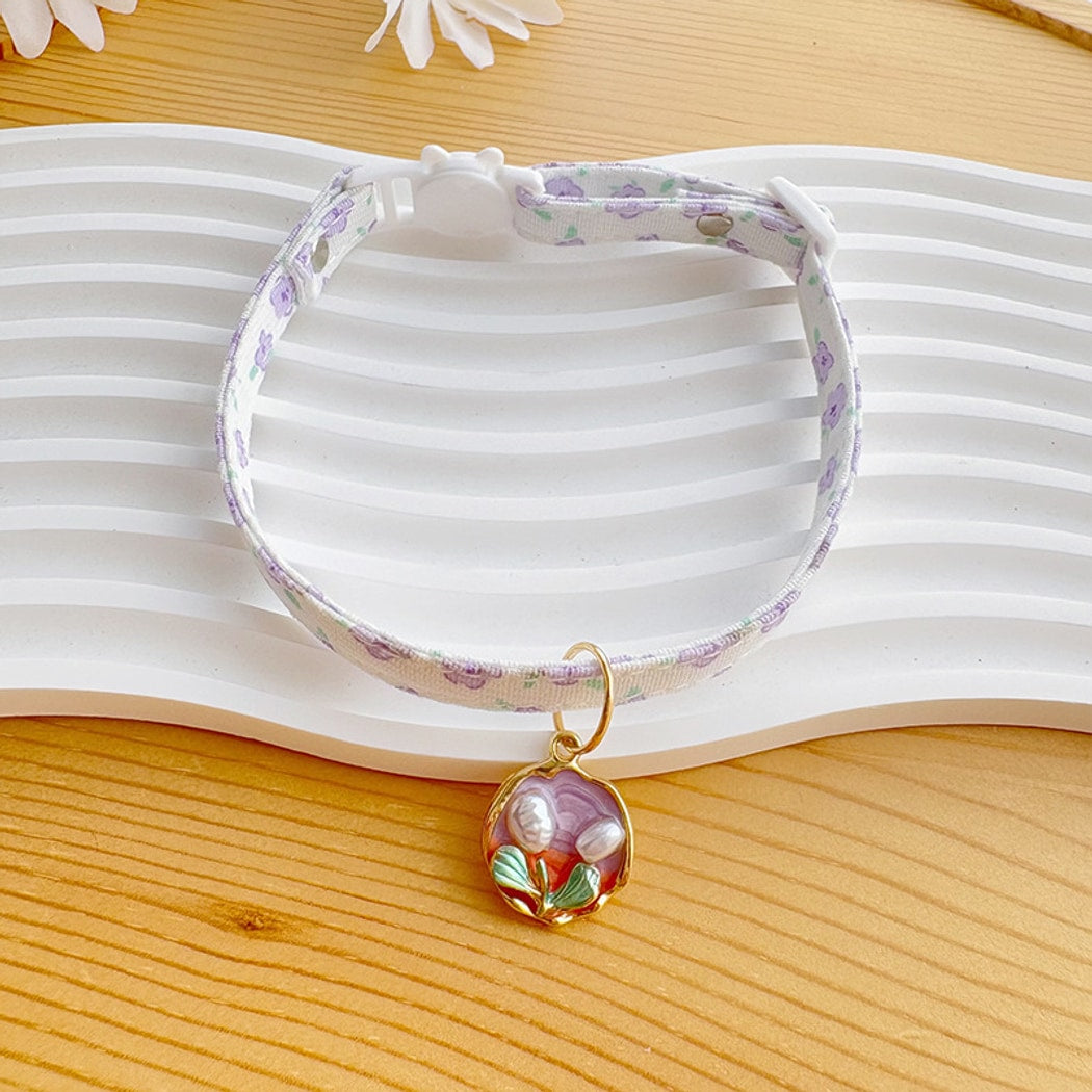 Mokka - Adjustable Floral Pendant Cat Collar