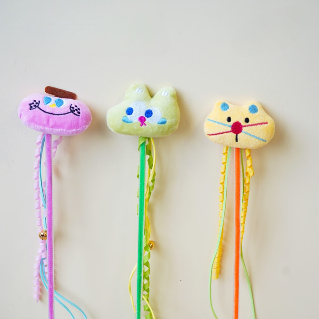 Moo - Playful Cartoon Design Cat Wand Toy