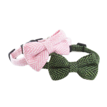 Mokka herringbone bow tie cat collar displayed with bow tie centered
