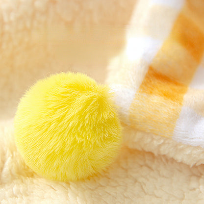 Feli Cozy Kitty Coverlet in Medium Size