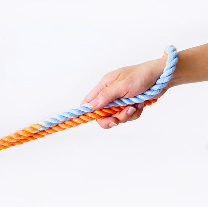 Person wearing Loofie hands-free dog leash around waist